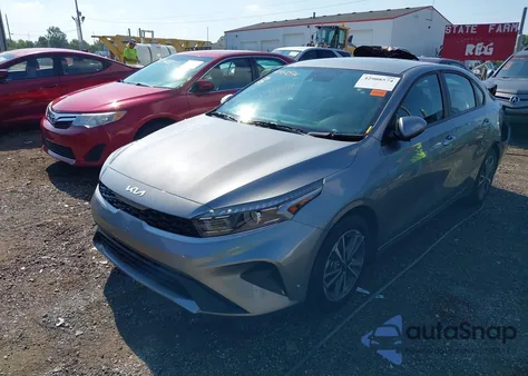 2024 Kia Forte Lxs z USA, uszkodzony, nr VIN 3KPF24AD8RE799172